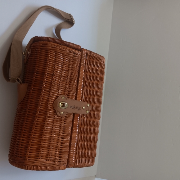 Vintage Wicker Picnic Basket Wine Carrier Bottle Holder Carrying Case w/ Strap - Picture 2 of 11